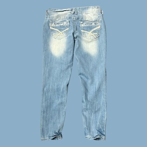 Amethyst Low Rise Light Wash Bleached Stretch Distressed Jeans Size 3 27x26 #223 - Picture 6 of 6